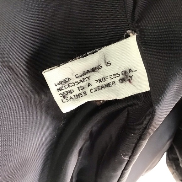 Atelier by B. Thomas black leather self belted three button blazer. Size Large - Picture 11 of 13